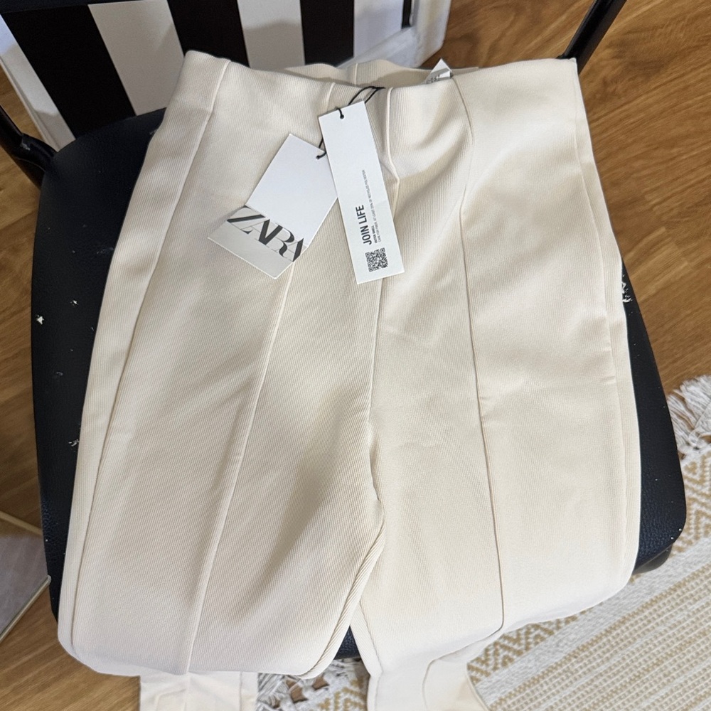 Zara Off-White Pleated Trousers